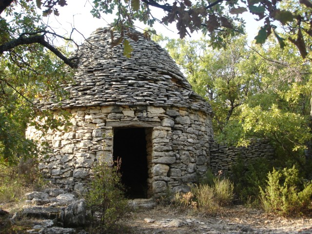 une borie à côté de limans
