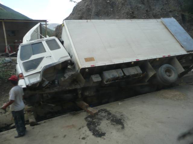 camion renversé