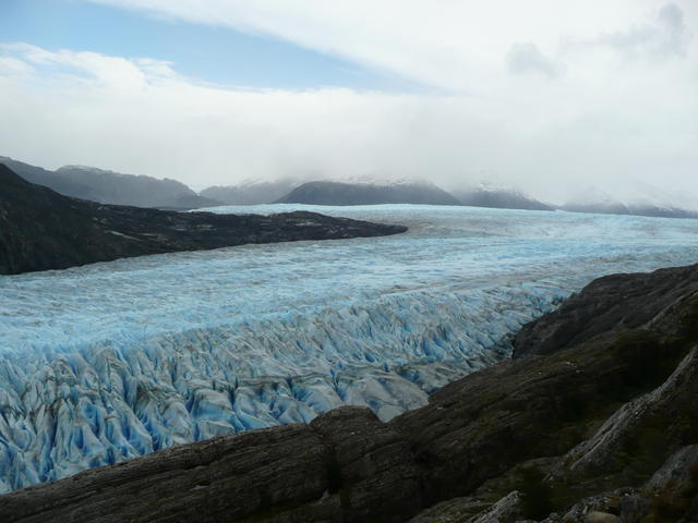 au fond à droite, vers le campo de hielo sur