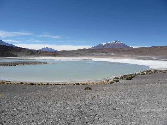 lac et montagnes